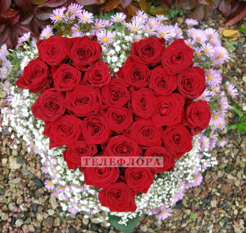 Корзина из роз в форме сердца "Любящее сердце"