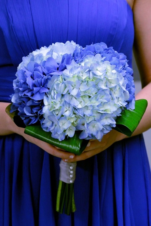 Букет невесты из гортензий "Голубая лагуна"