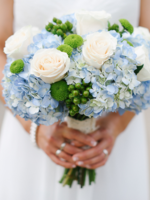 Букет невесты из белых роз "Счастливый день"