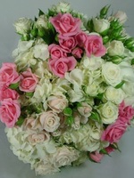 Букет невесты из кустовых роз и гортензий