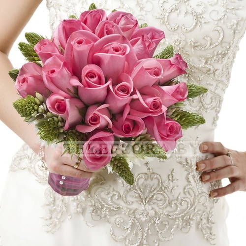 Свадебный букет из розовых роз "Искренность"
